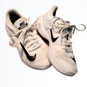 white nike volleyball shoes size 10